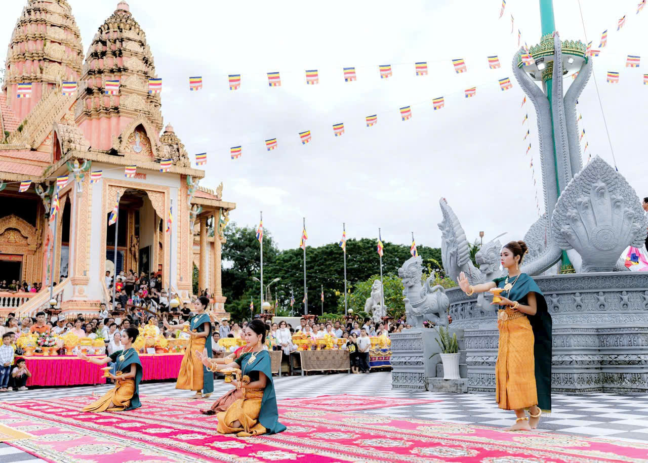 Lễ hội Ooc Om Bóc 