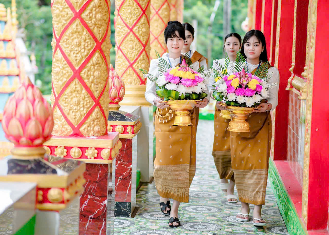 Phát huy Văn hóa bản sắc dân tộc