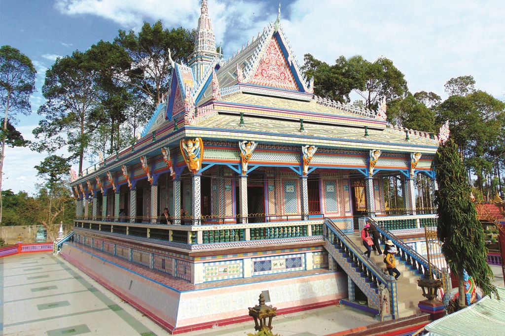 Phát huy Văn hóa bản sắc dân tộc